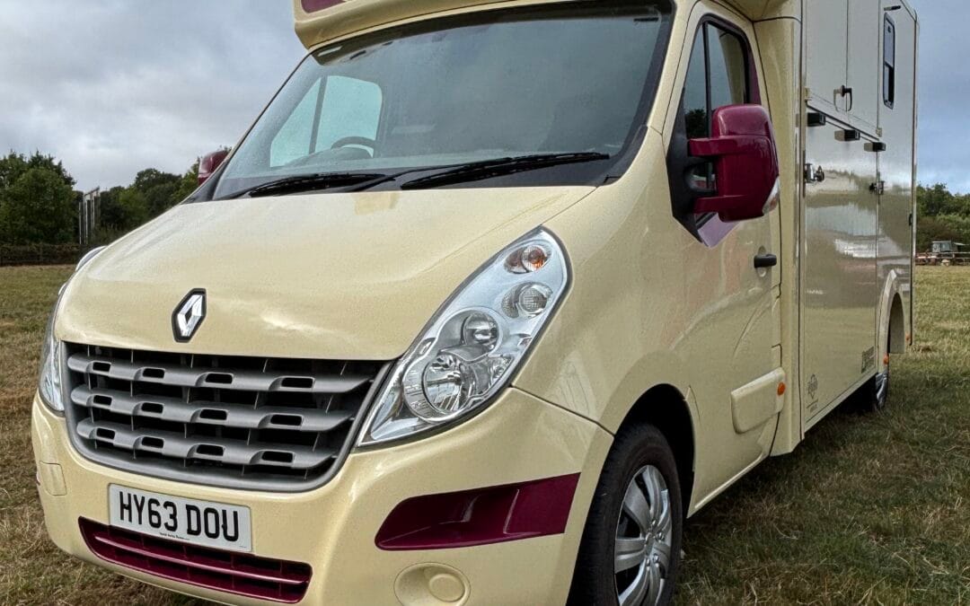 3.5 ton 2 horse Renault Master £32,500 SOLD